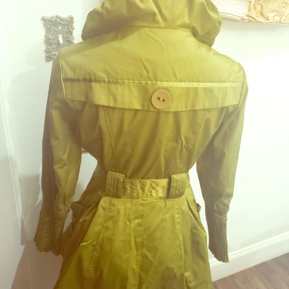 Green trench/rain jacket